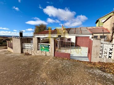 Casa con jardín en venta en Calle Iglesia