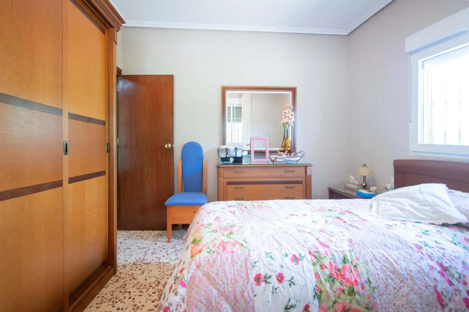 Bedroom of Houses for sale in Mairena del Aljarafe  with Air Conditioner, Heating and Private garden
