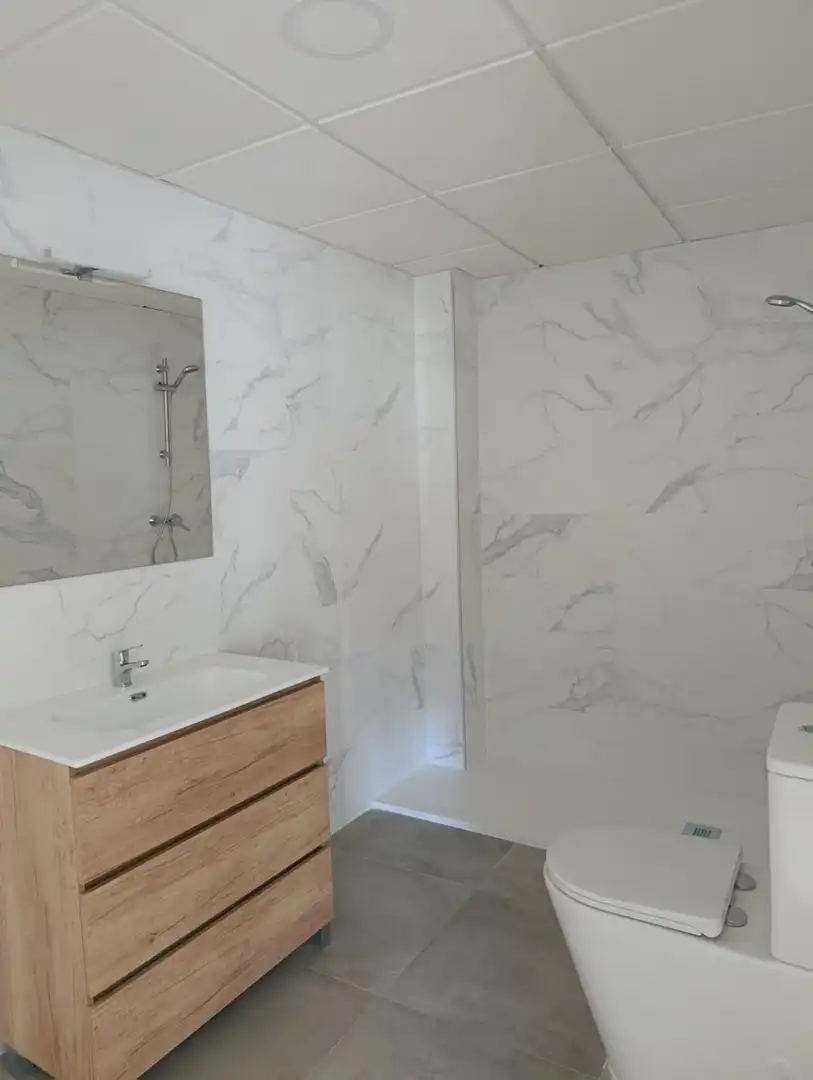Badezimmer von Erdgeschoss zum Verkauf in Los Gallardos mit Klimaanlage, Heizung und Abstellraum
