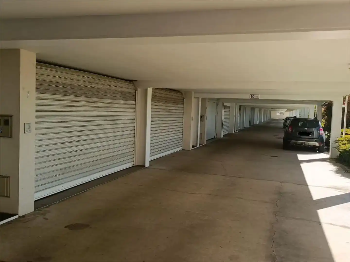 Aparcament de Casa adosada en venda en Valdefresno