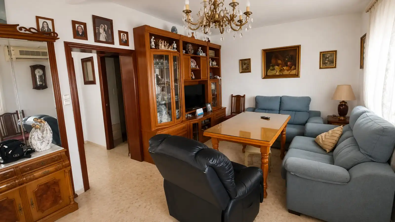 Wohnzimmer von Haus oder Chalet zum Verkauf in Sevilla mit Klimaanlage, Privatgarten und Terrasse