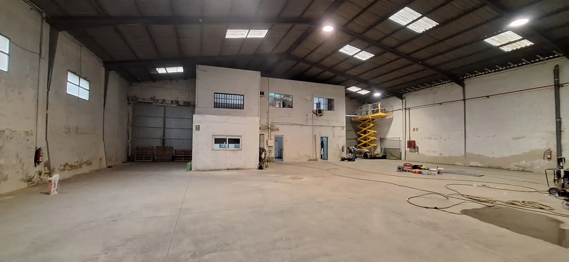 Industrial building for sale in Carrer dels Corretgers 16, imagen 11