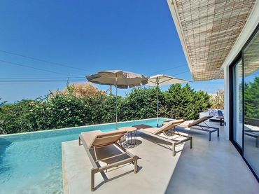 Casa amb balcó en venda a Cala Vedella-Cala Tarida