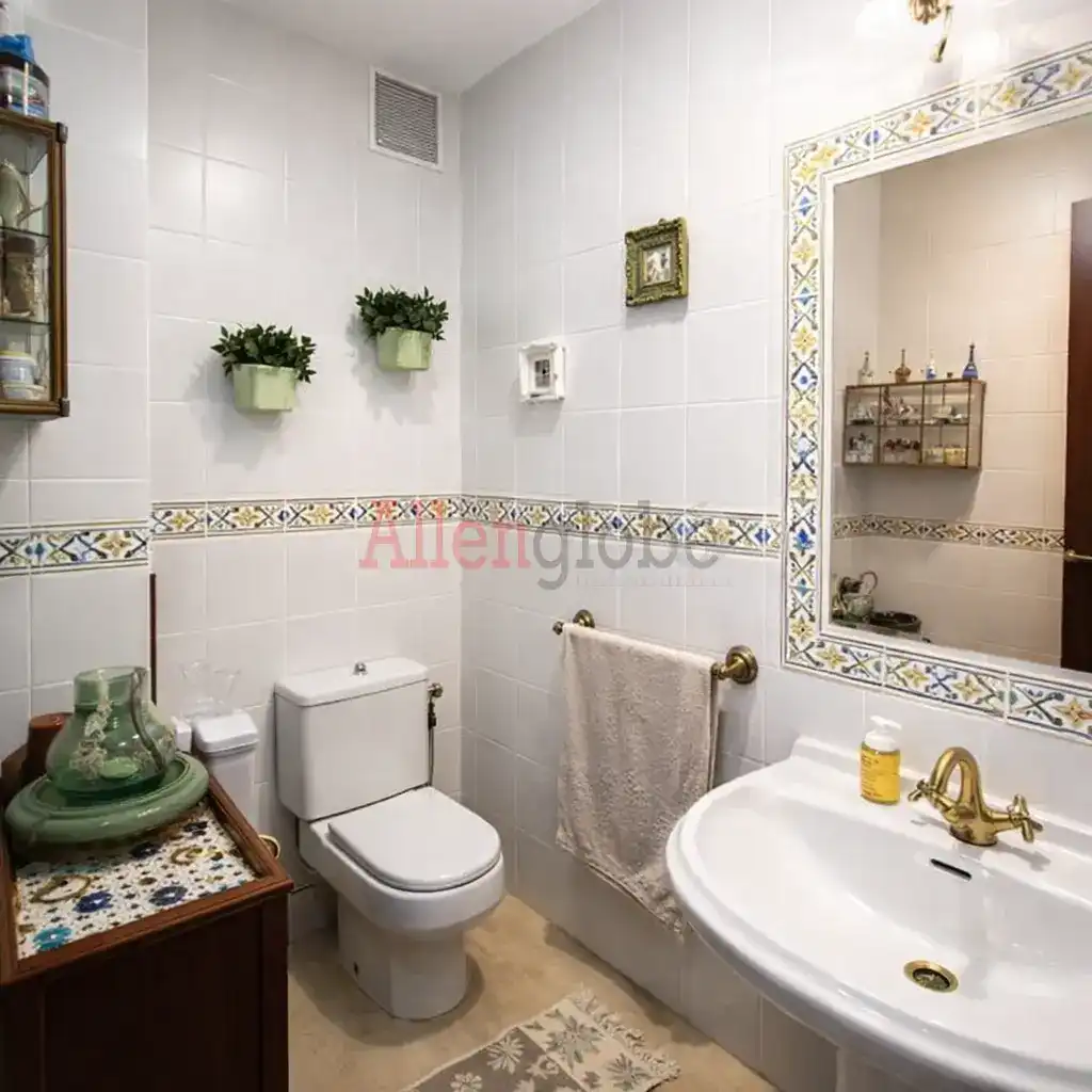 Baño de Casa o chalet en venta en Llanera con Calefacción, Jardín privado y Terraza