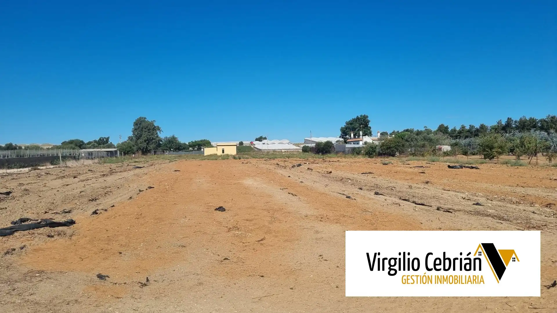 Country homes for sale in Chipiona  with Private garden