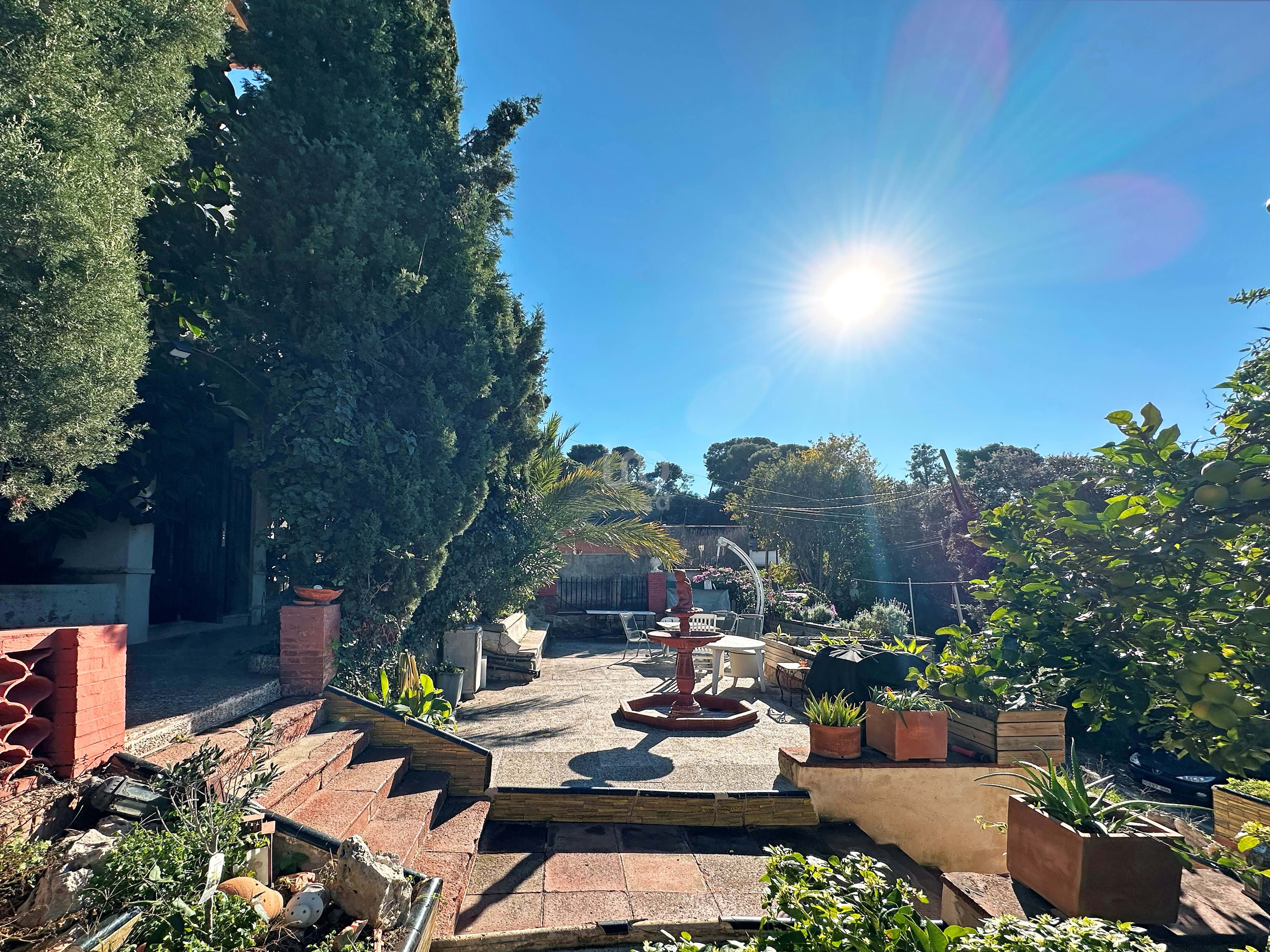 Jardí de Casa o xalet en venda en  Barcelona Capital amb Terrassa