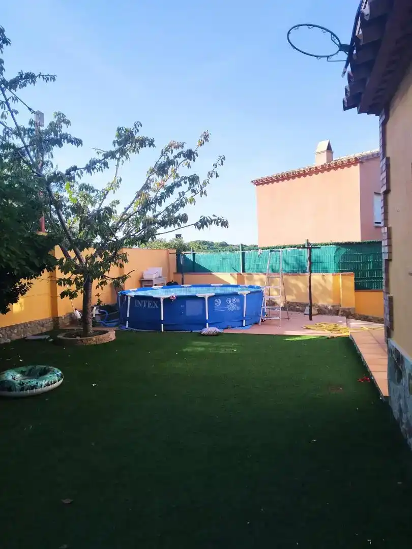 Piscina de Casa o xalet en venda en L'Escala amb Balcó