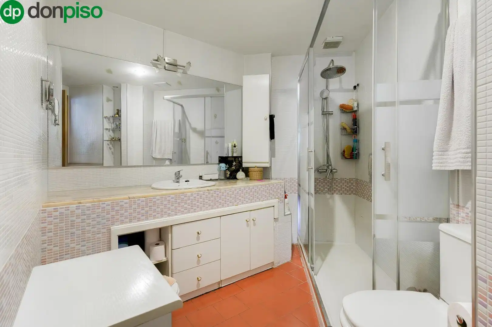 Bathroom of Houses for sale in Granada