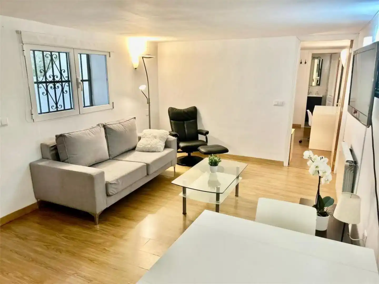 Sala d'estar de Pis en venda en La Nucia amb Aire condicionat, Jardí privat i Piscina