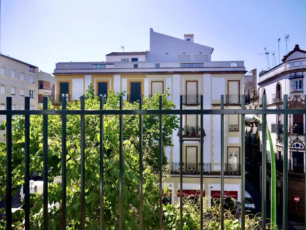 Vista exterior de Piso en venta en Sevilla con Aire acondicionado, Terraza y Balcón