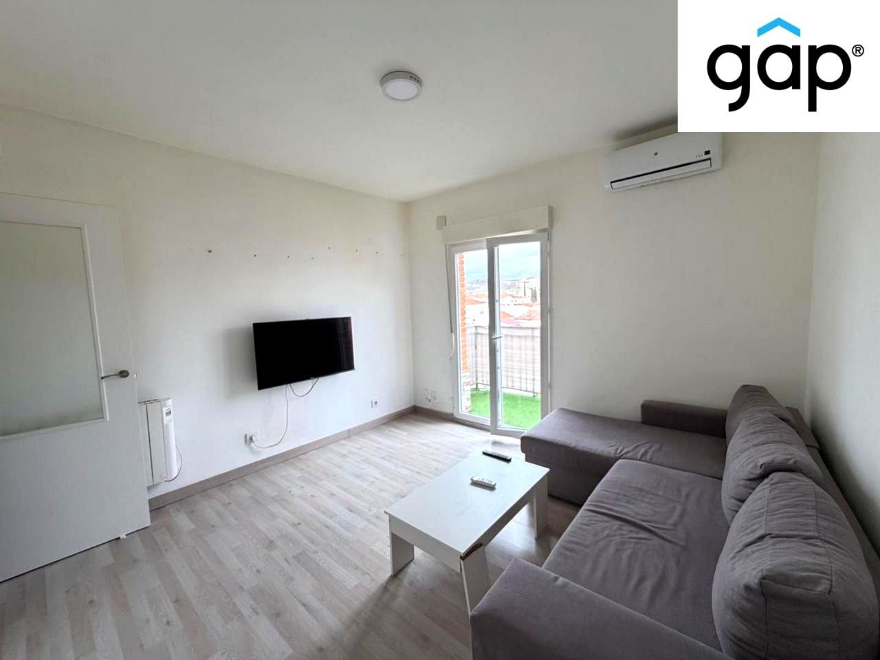 Living room of Flat for sale in Torres de la Alameda  with Heating, Terrace and Furnished