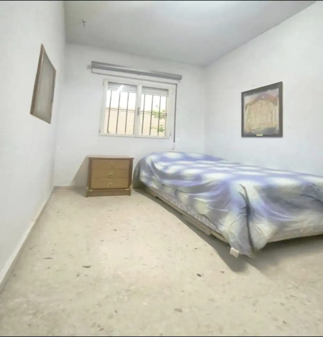 Schlafzimmer von Wohnung zum Verkauf in Castilleja de la Cuesta mit Klimaanlage und Heizung