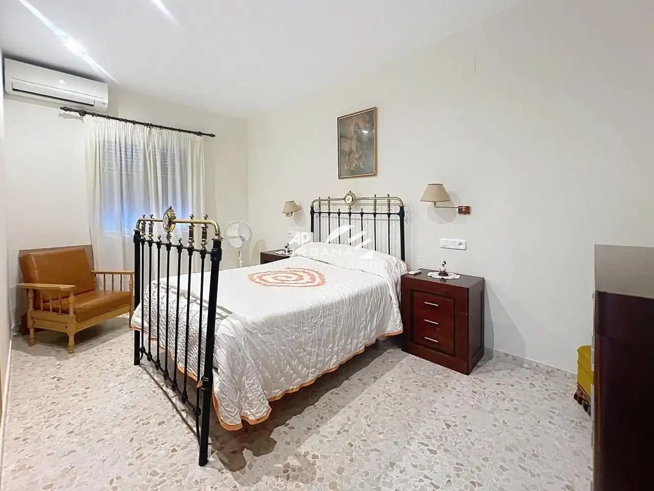 Dormitori de Casa o xalet en venda en Lucena amb Aire condicionat i Piscina