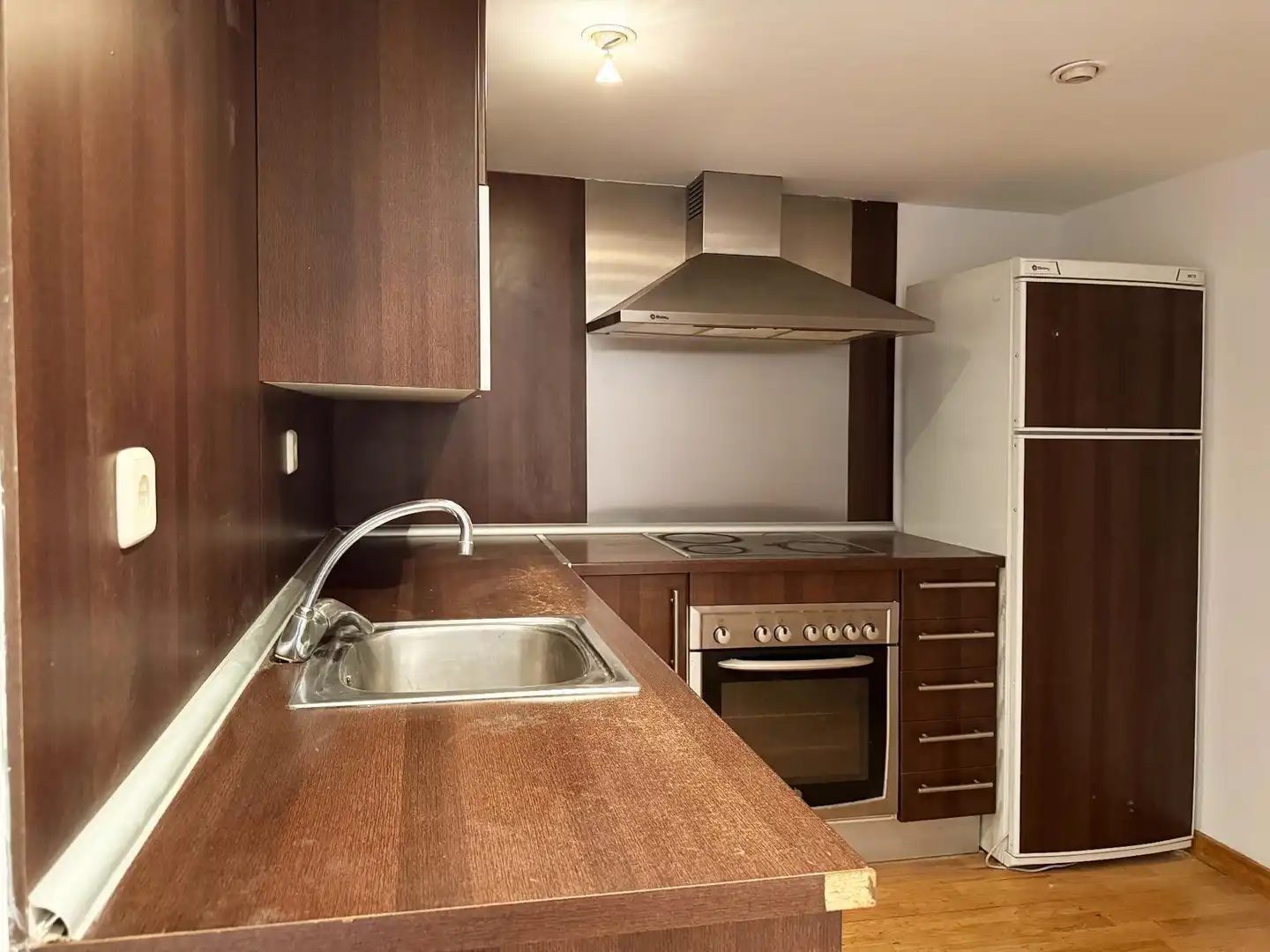 Küche von Büro zum Verkauf in Madrid