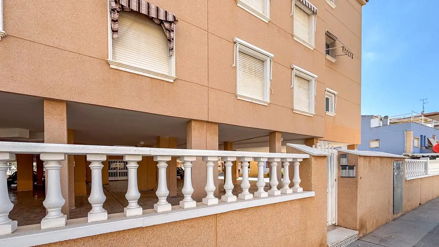 Vista exterior de Apartamento en venta en Santa Pola con Aire acondicionado, Terraza y Piscina