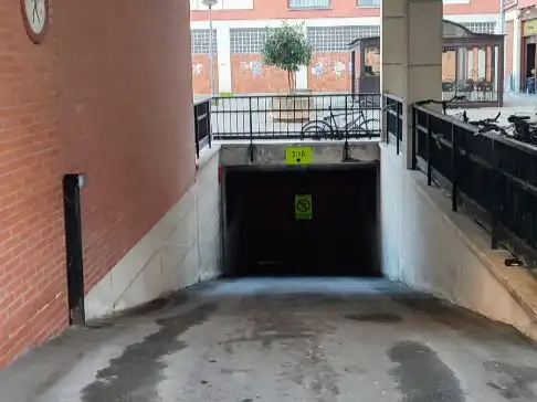 Parkplatz von Garage zur Miete in Donostia - San Sebastián 