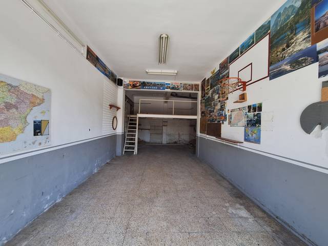 Local comercial en Alquiler en Estruch - Eixample