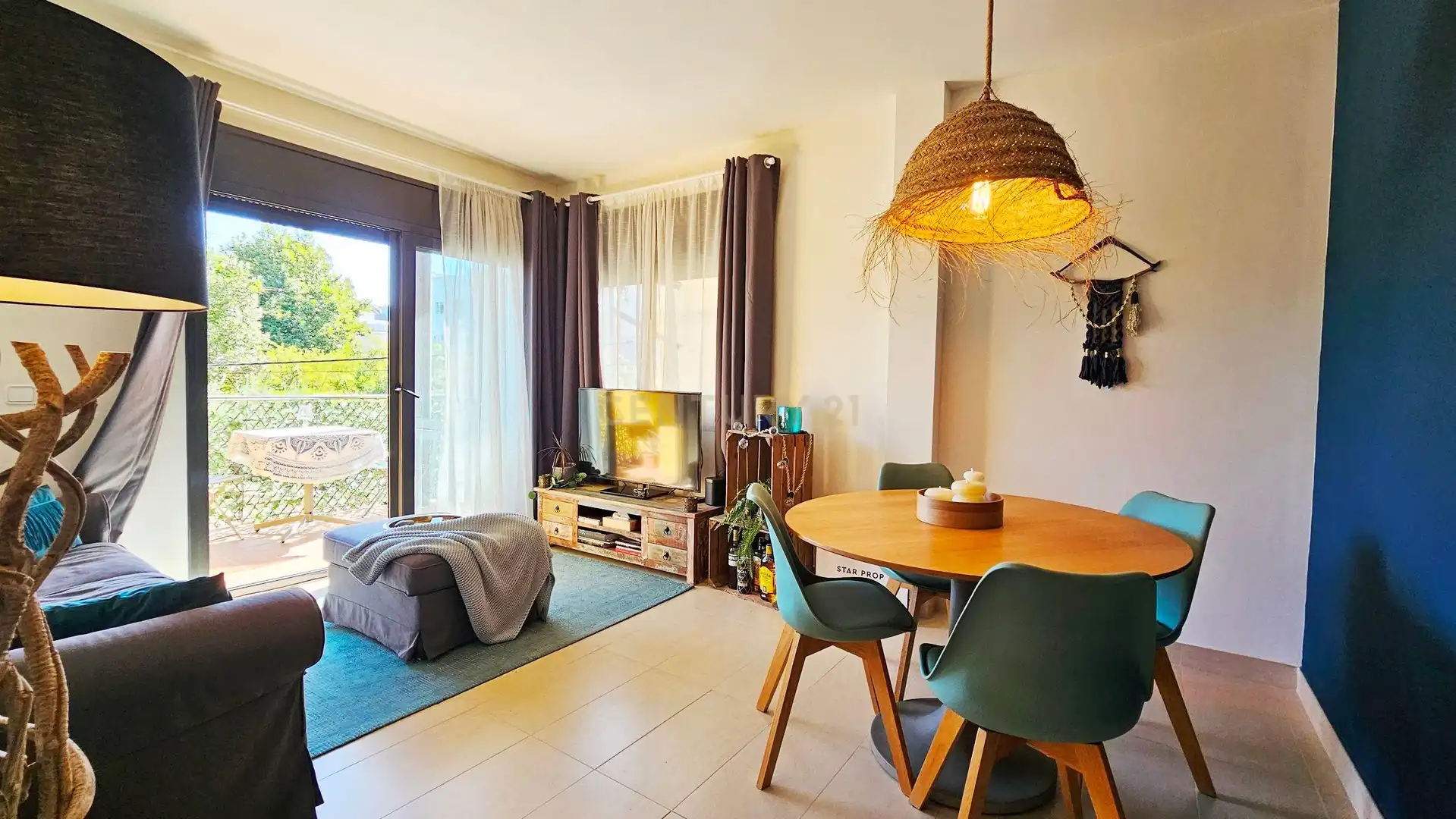 Sala d'estar de Apartament en venda en Llançà amb Forn, Rentadora i Microones