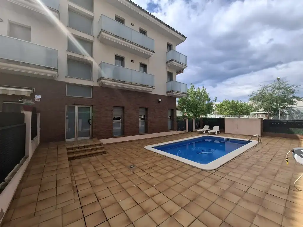 Piscina de Piso en venta en Pineda de Mar