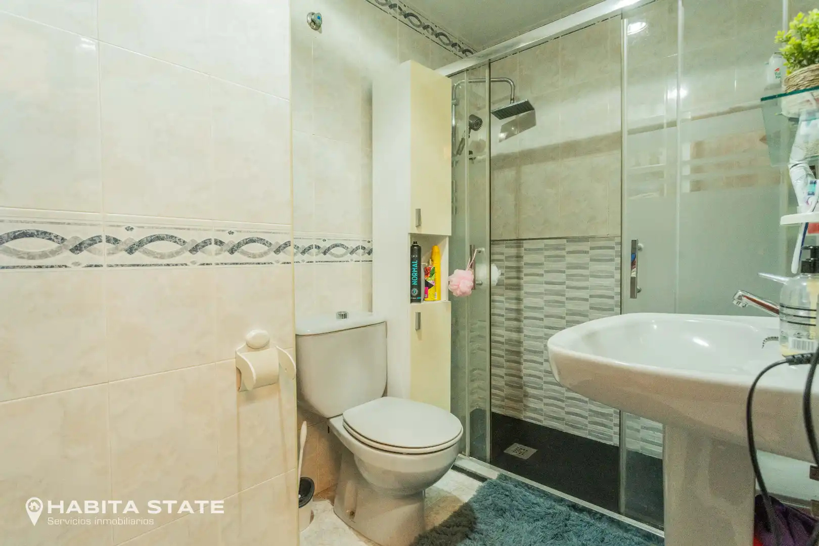 Baño de Piso en venta en Roquetas de Mar con Aire acondicionado, Trastero y Amueblado