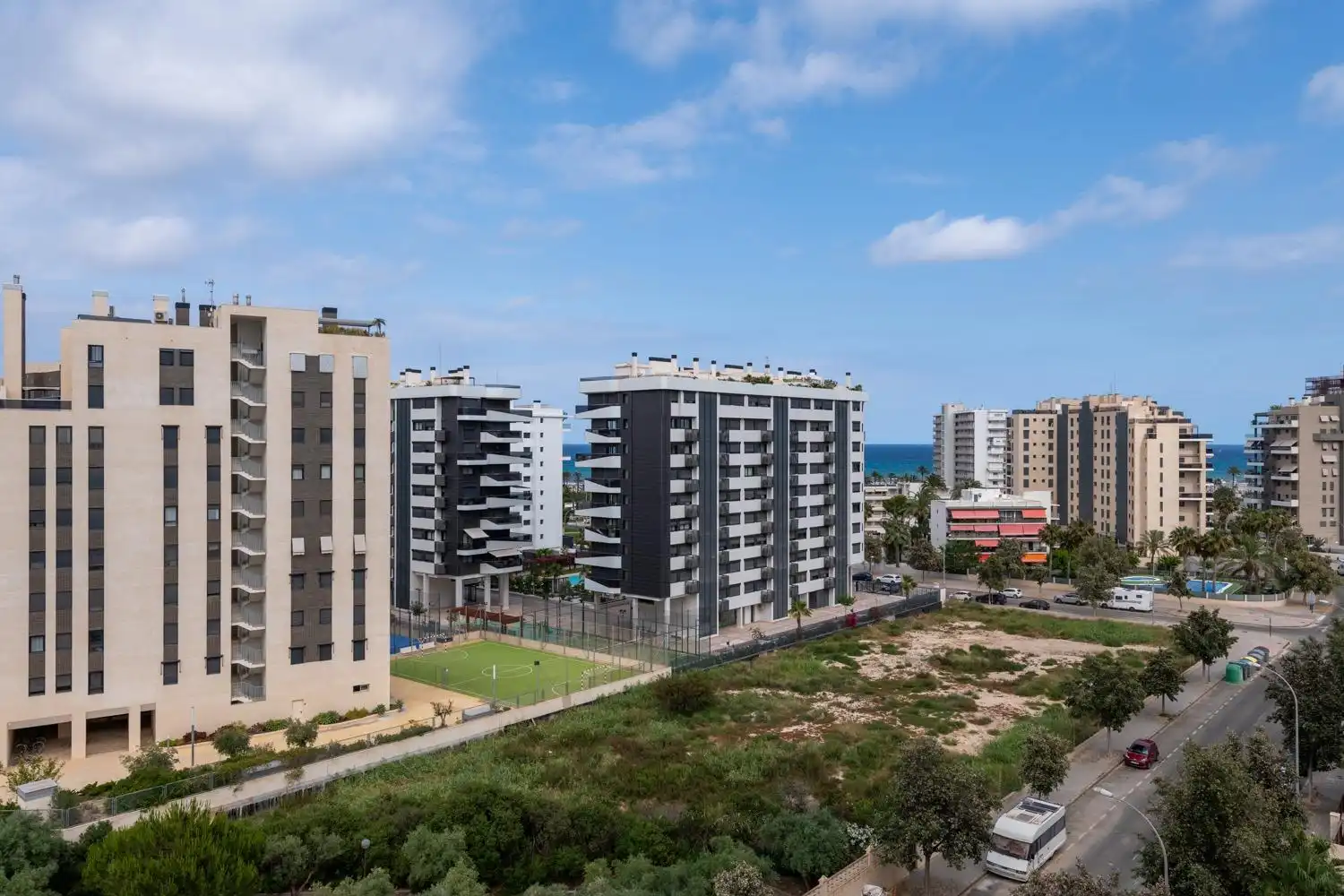 Vista exterior de Pis en venda en Alicante / Alacant amb Aire condicionat, Jardí privat i Terrassa