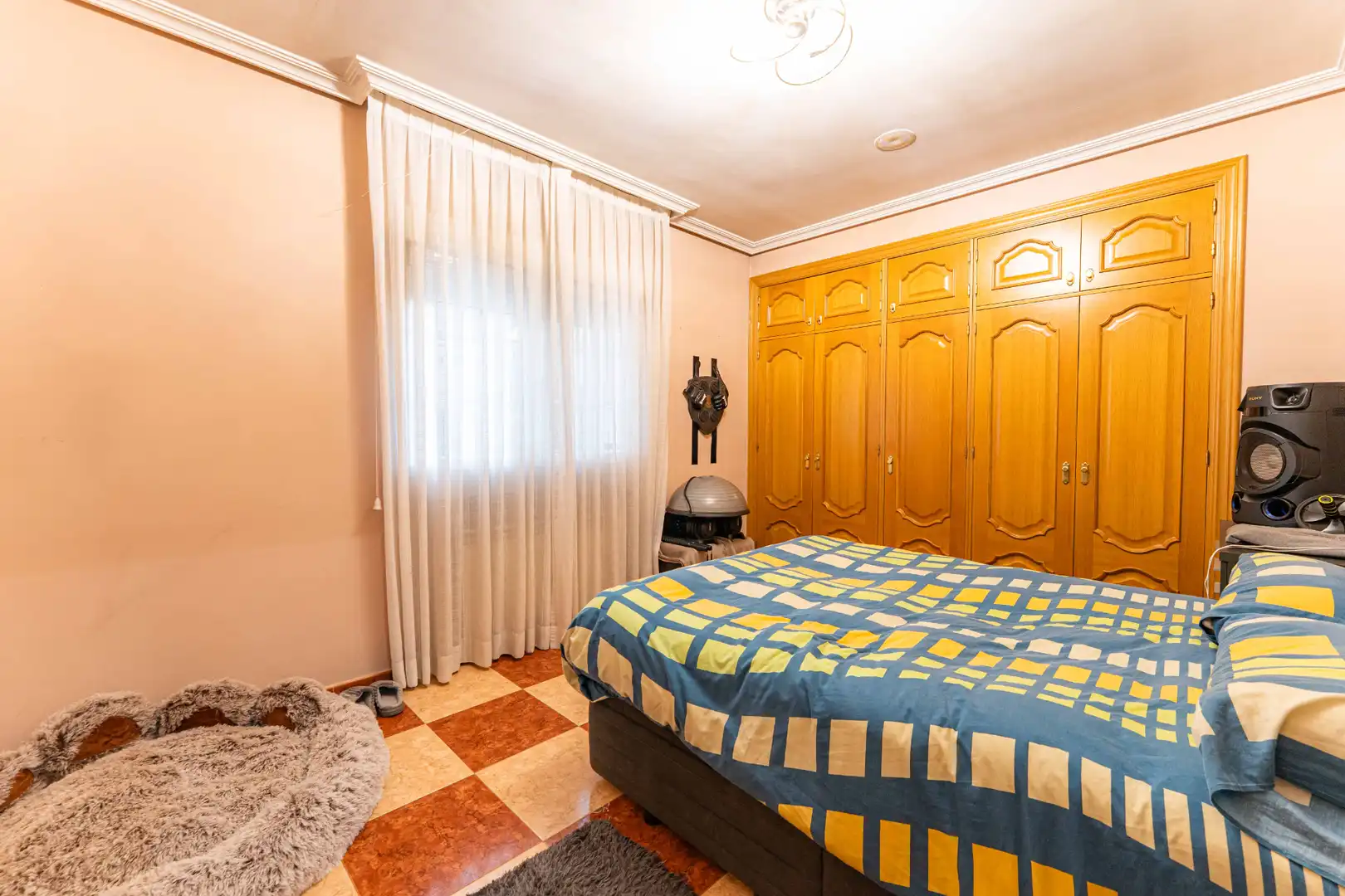 Dormitori de Casa o xalet en venda en Sevilla la Nueva amb Aire condicionat, Calefacció i Jardí privat