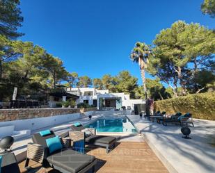 Vista exterior de Casa o xalet en venda en Sant Josep de sa Talaia amb Aire condicionat, Terrassa i Piscina