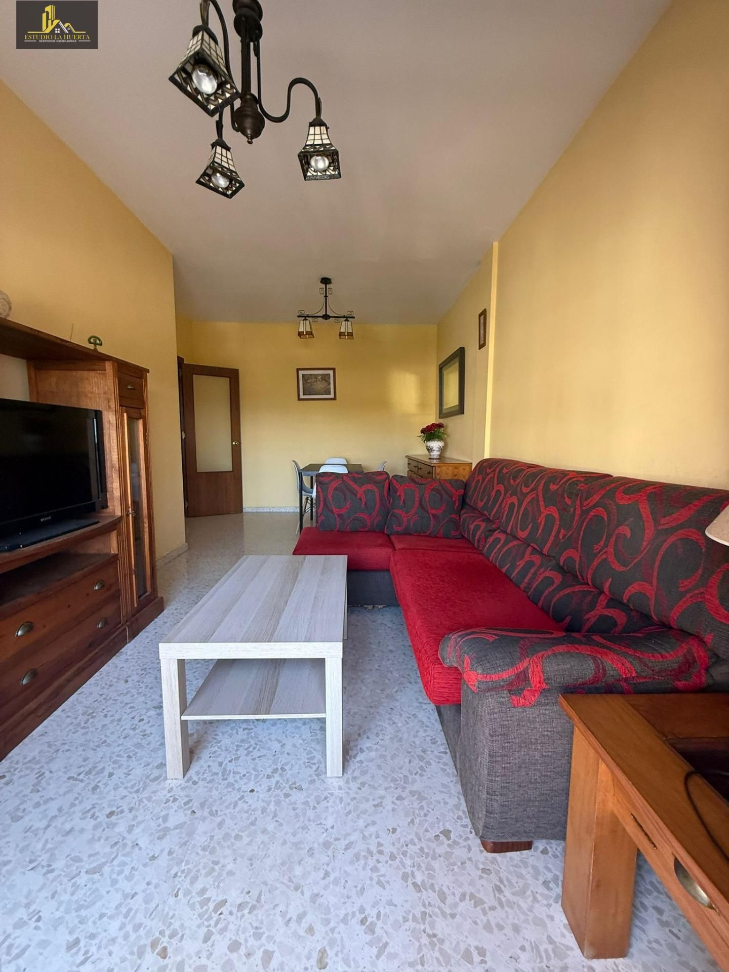 Sala de estar de Piso en venta en Jerez de la Frontera con Terraza y Piscina comunitaria