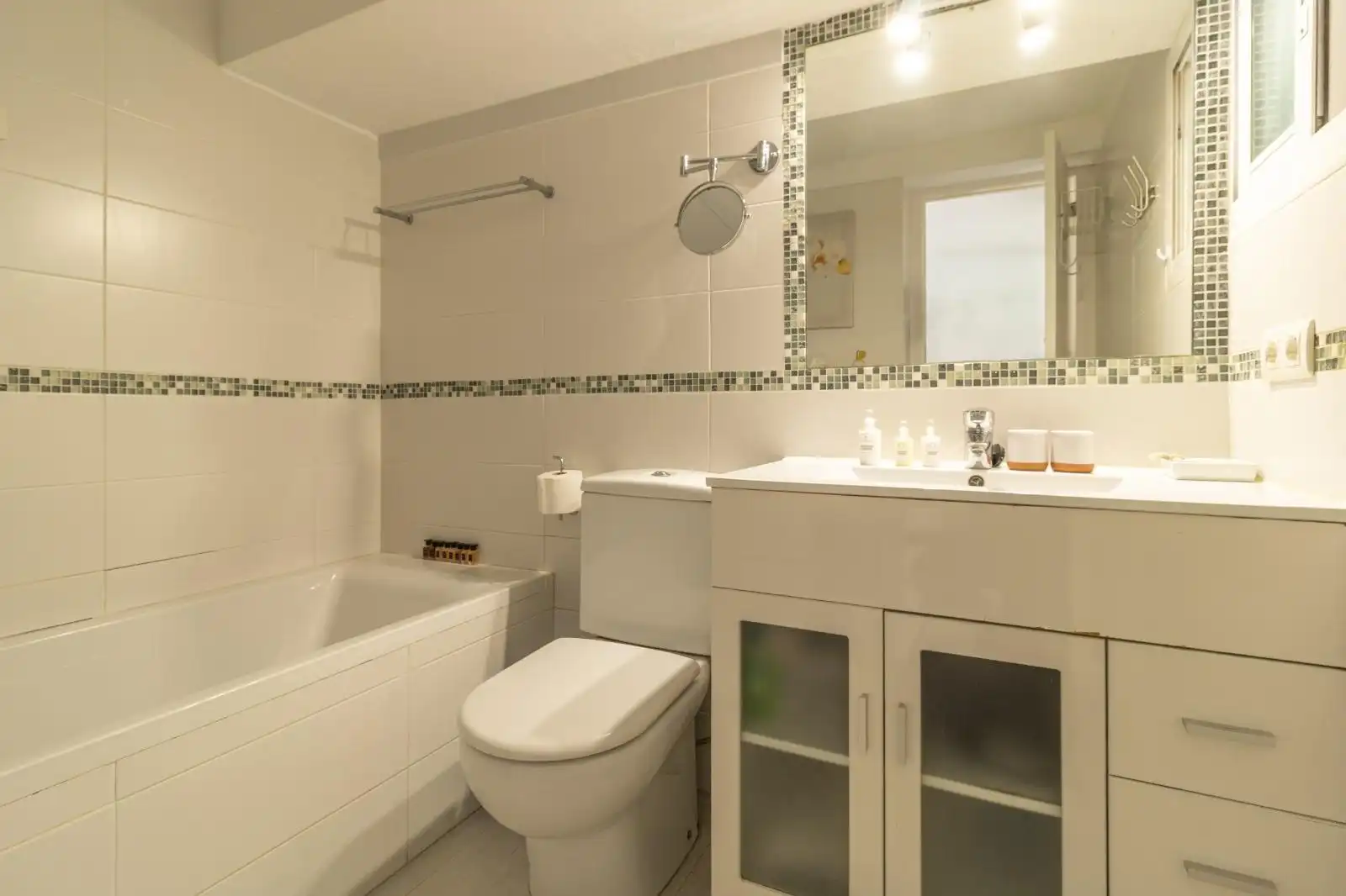 Casa aparellada amb terrassa en venda a Urbanizacion Estepona, imagen 32