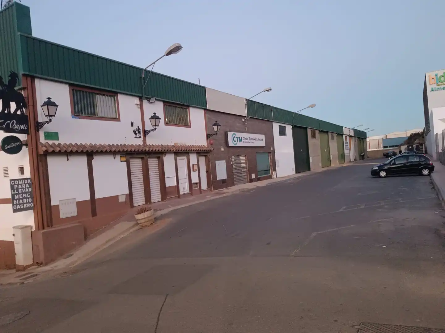 Vista exterior de Nave industrial de alquiler en Huércal de Almería con Alarma