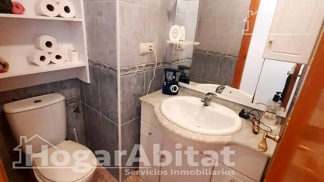 Baño de Piso en venta en Torrevieja con Aire acondicionado, Terraza y Amueblado