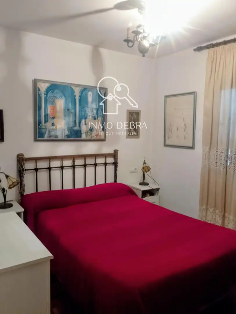 Schlafzimmer von Einfamilien-Reihenhaus zum Verkauf in Cudillero mit Heizung, Privatgarten und Terrasse
