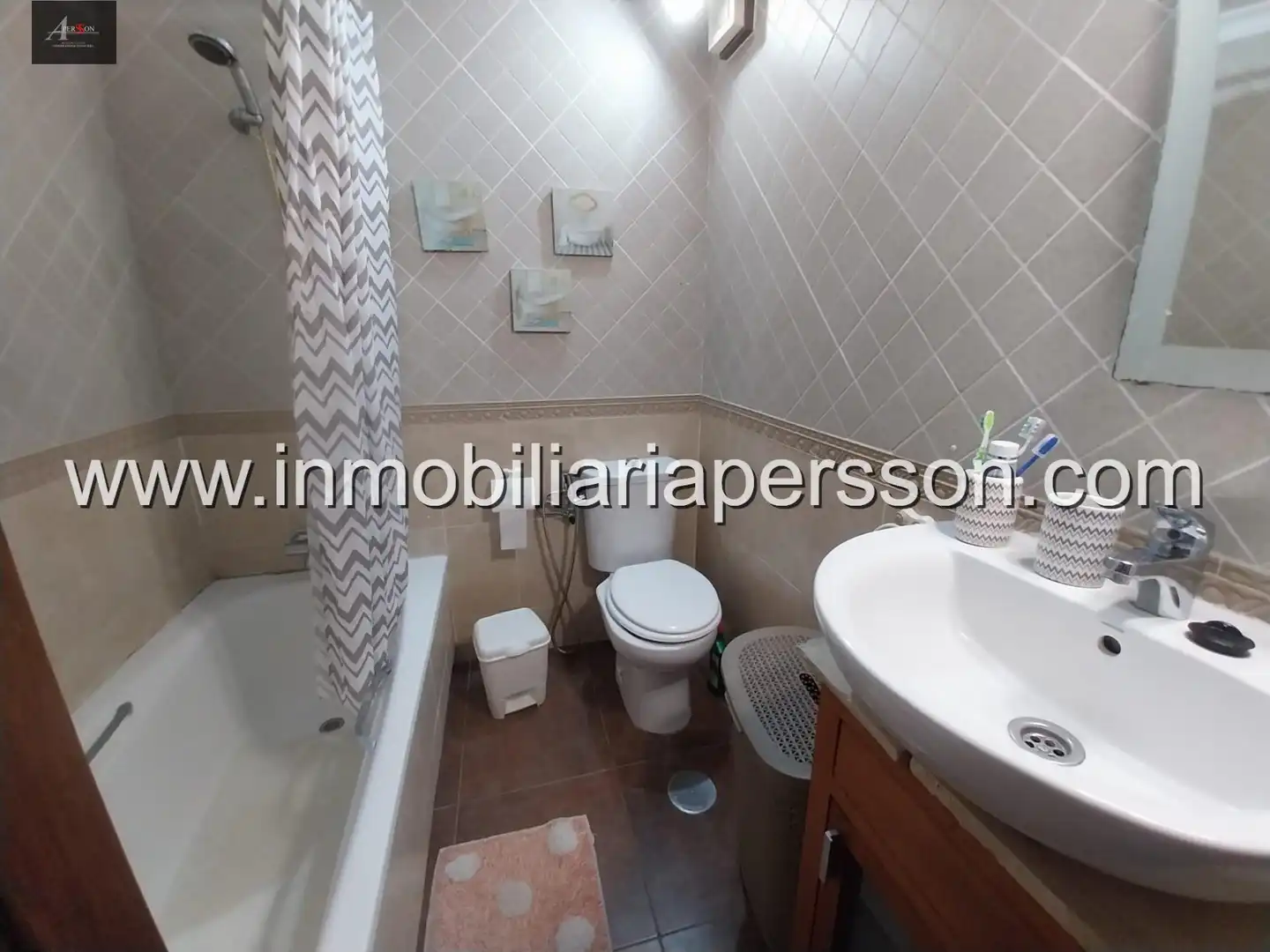 Badezimmer von Wohnung zum Verkauf in Manilva mit Klimaanlage, Möbliert und Balkon