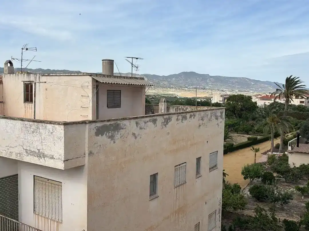 Casa adosada en venda en Tíjola amb Balcó