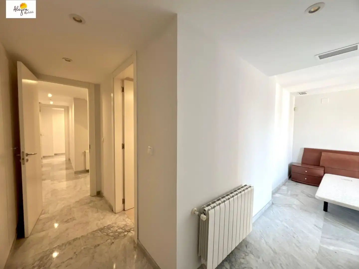 Maisonette zum Verkauf in Valencia mit Klimaanlage, Heizung und Terrasse