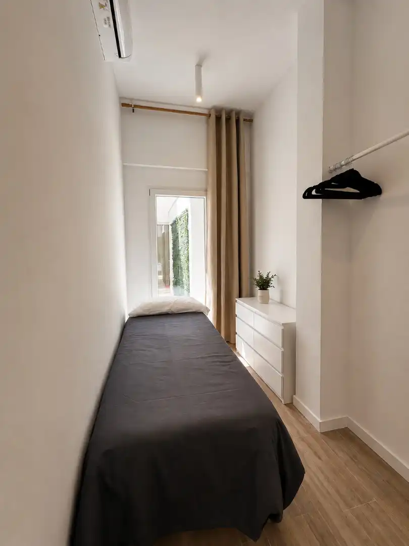 Habitación de Estudio de alquiler en Valencia con Aire acondicionado, Parquet y Amueblado