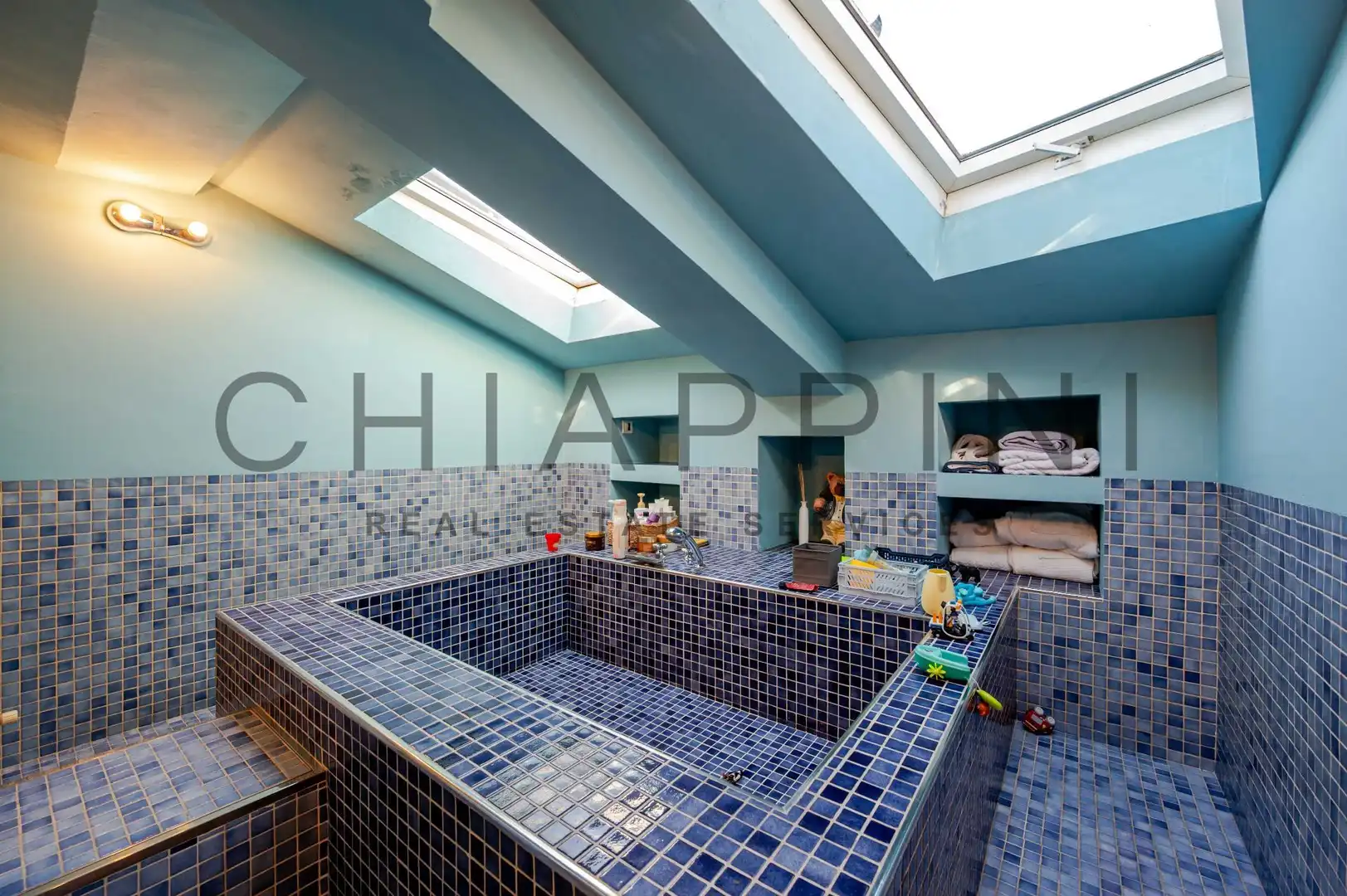 Swimming pool of Attic for sale in Centre  