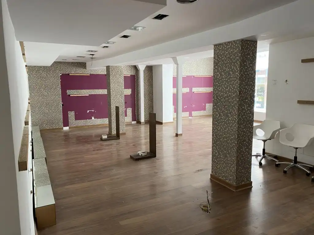Local comercial en venda a Centro, imagen 3