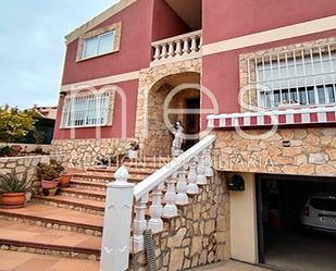 Vista exterior de Casa o xalet en venda en Montserrat amb Aire condicionat, Terrassa i Piscina