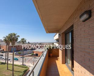 Vista exterior de Pis en venda en Sant Joan Despí amb Aire condicionat, Calefacció i Parquet