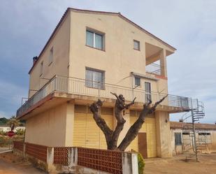 Vista exterior de Finca rústica en venda en Santa Bàrbara amb Terrassa i Balcó