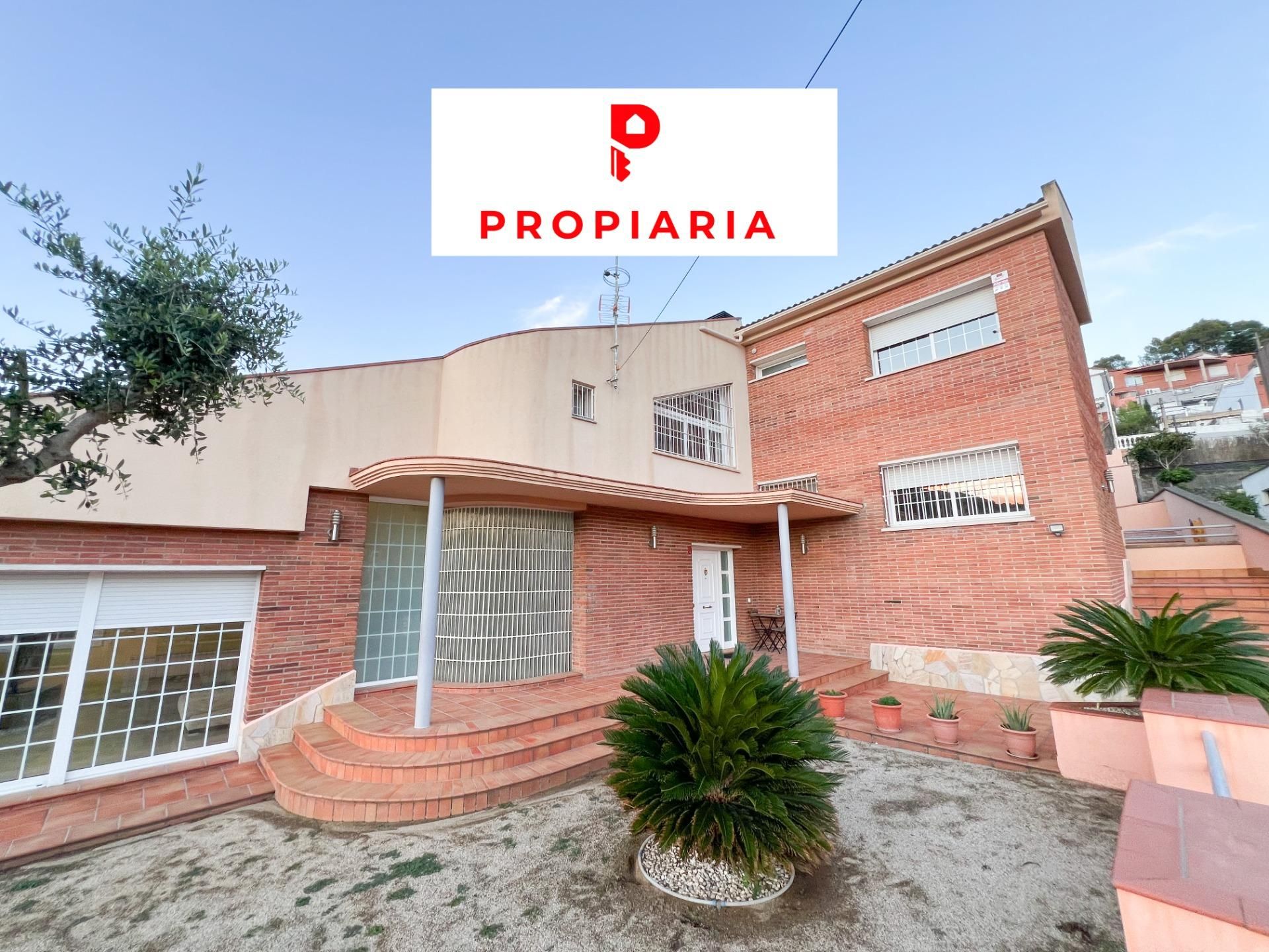 Außenansicht von Haus oder Chalet zum verkauf in Vallirana mit Heizung, Privatgarten und Terrasse