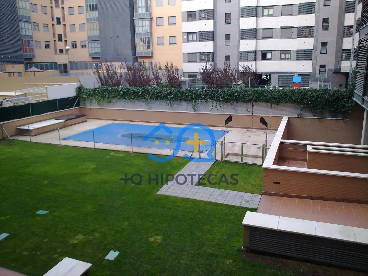 Swimming pool of Flat for sale in Madrid  with Air Conditioner, Heating and Storage room