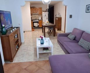 Sala d'estar de Casa o xalet en venda en San Bartolomé amb Terrassa i Moblat