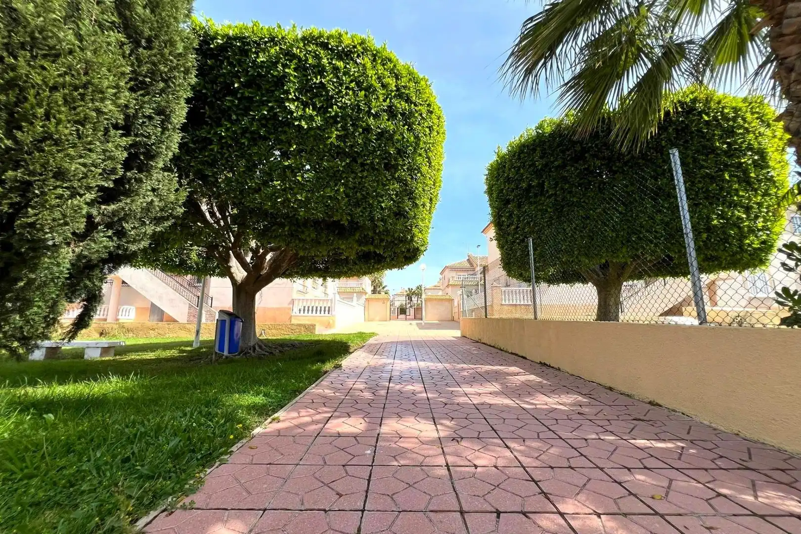 Vista exterior de Àtic en venda en Torrevieja amb Aire condicionat, Calefacció i Moblat