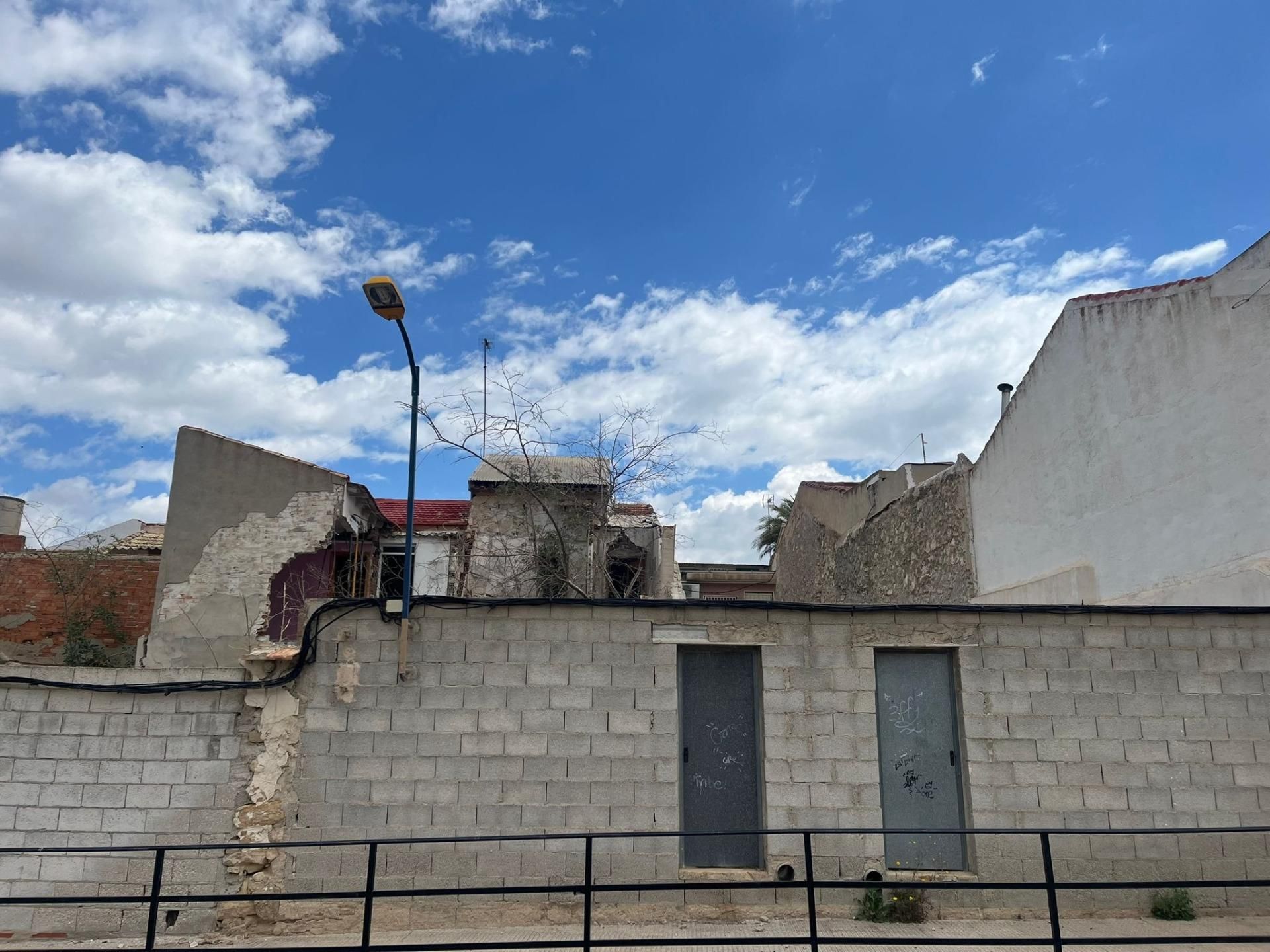 Vista exterior de Casa adosada en venta en Orihuela