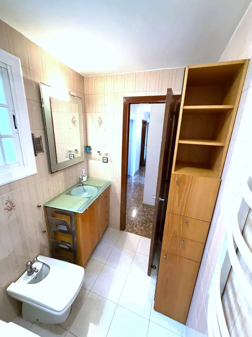 Baño de Ático en venta en L'Hospitalet de Llobregat con Aire acondicionado, Calefacción y Terraza