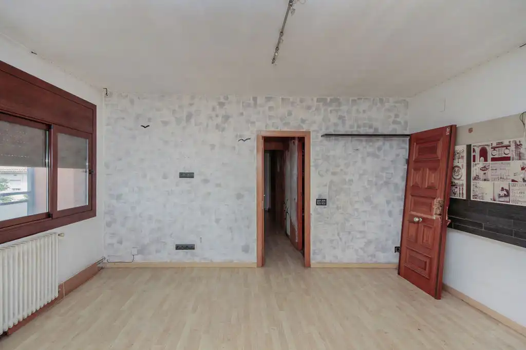 Flat for sale in Sabadell  with Heating