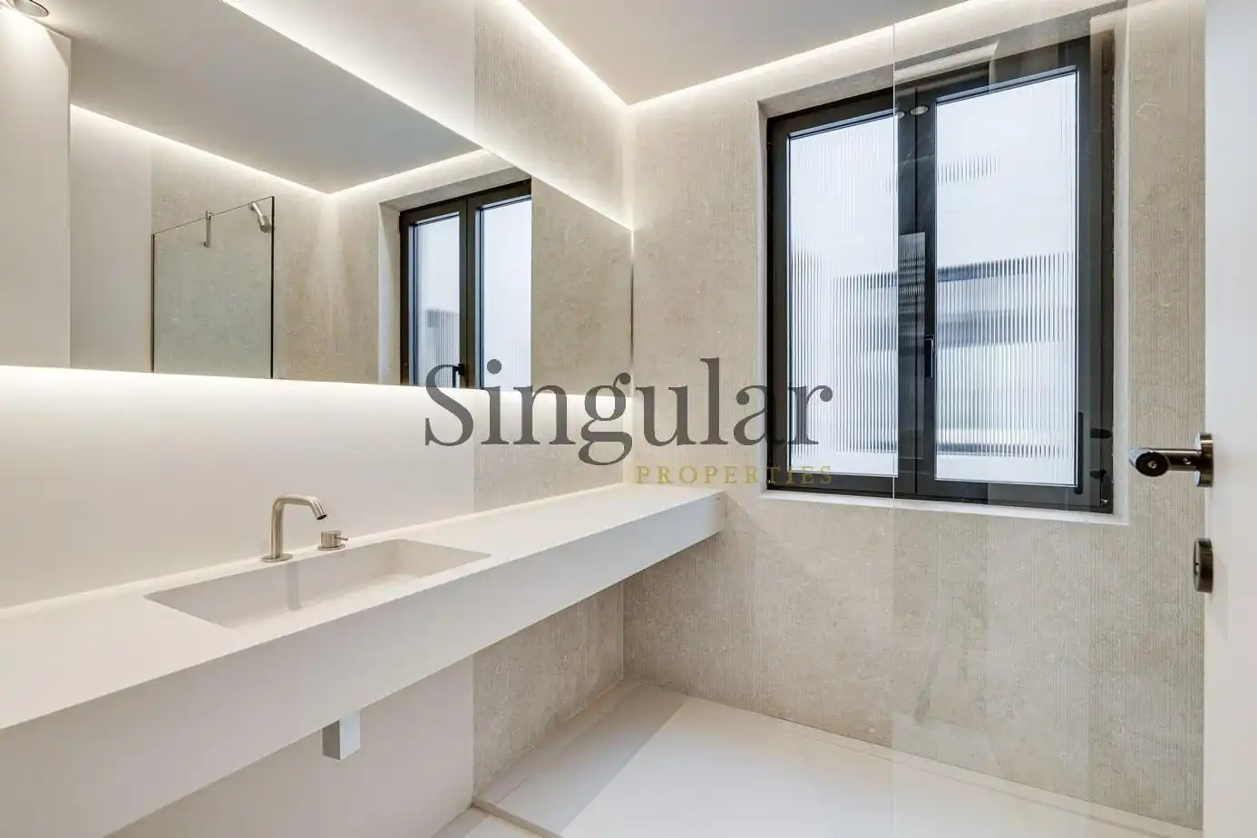 Baño de Piso en venta en Barcelona con Calefacción, Terraza y Balcón