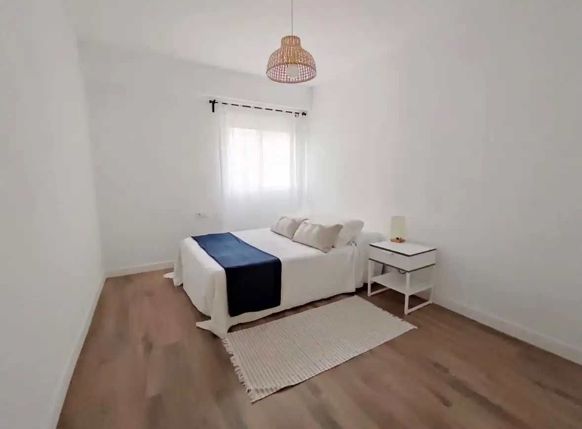 Habitación de Piso de alquiler en Valencia con Aire acondicionado, Amueblado y Horno
